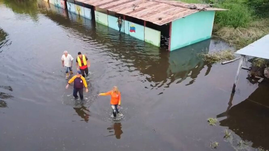 En Barinas más de 170 familias resultaron afectadas por desbordamiento del río Canaguá